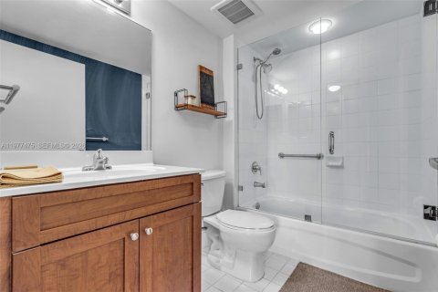 Copropriété à vendre à Miami, Floride: 2 chambres, 91.23 m2 № 2041796 - photo 21