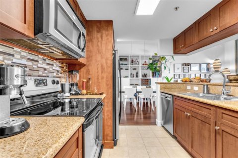Copropriété à vendre à Miami, Floride: 2 chambres, 91.23 m2 № 2041796 - photo 11
