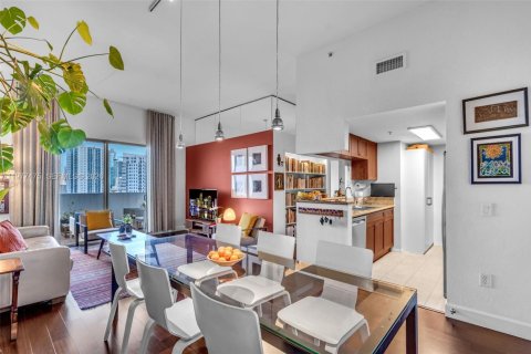 Copropriété à vendre à Miami, Floride: 2 chambres, 91.23 m2 № 2041796 - photo 4