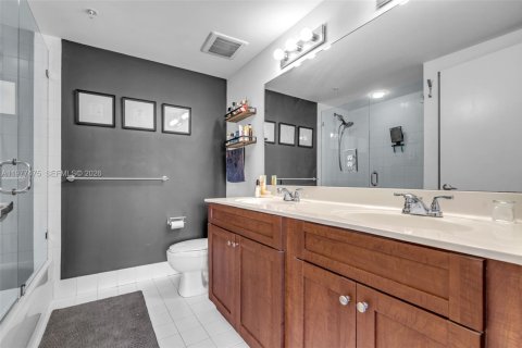 Copropriété à vendre à Miami, Floride: 2 chambres, 91.23 m2 № 2041796 - photo 17