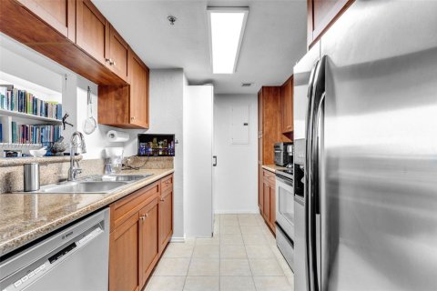 Copropriété à vendre à Miami, Floride: 2 chambres, 91.23 m2 № 2041796 - photo 10