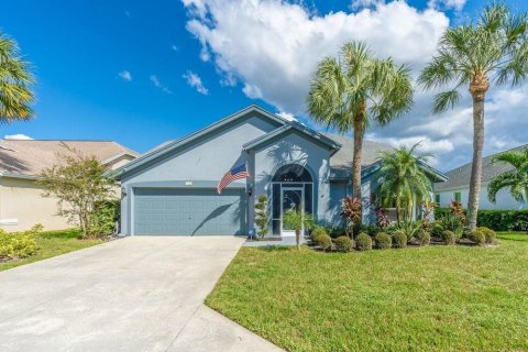 House in Naples, Florida 3 bedrooms, 161.37 sq.m. № 2425342