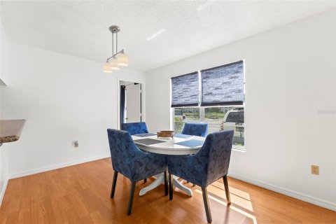 Condo in Bradenton, Florida, 2 bedrooms  № 1531436 - photo 8