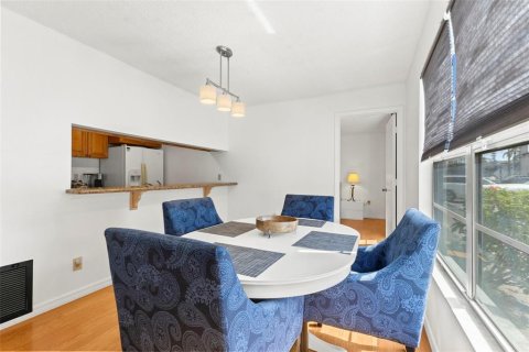 Condo in Bradenton, Florida, 2 bedrooms  № 1531436 - photo 10