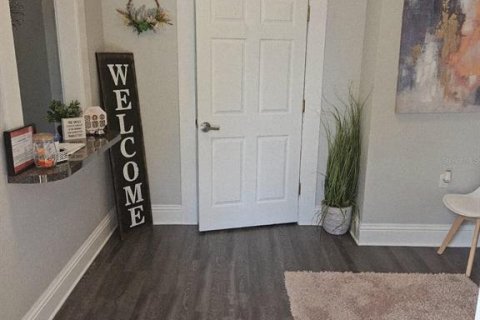 Propiedad comercial en alquiler en Kissimmee, Florida, 148.46 m2 № 1917448 - foto 2