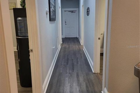 Propiedad comercial en alquiler en Kissimmee, Florida, 148.46 m2 № 1917448 - foto 9