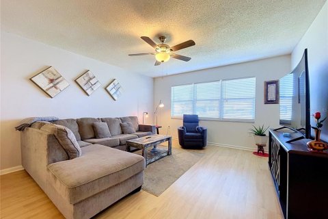 Casa en venta en Sun City Center, Florida, 2 dormitorios, 128.58 m2 № 2396109 - foto 6