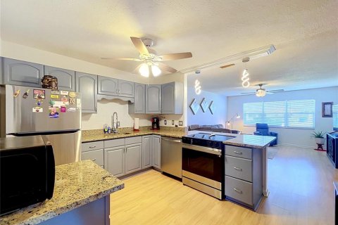 Casa en venta en Sun City Center, Florida, 2 dormitorios, 128.58 m2 № 2396109 - foto 2