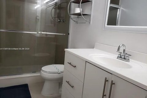 Condo in Sunny Isles Beach, Florida, 3 bedrooms  № 1731094 - photo 13
