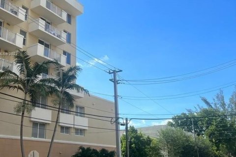 Condominio en alquiler en Miami, Florida, 2 dormitorios, 7543.29 m2 № 1979265 - foto 20