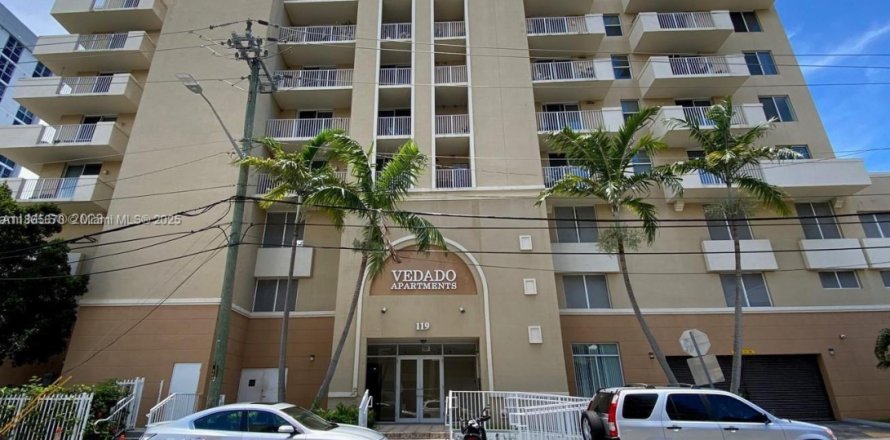Condominio en Miami, Florida, 2 dormitorios № 1979265