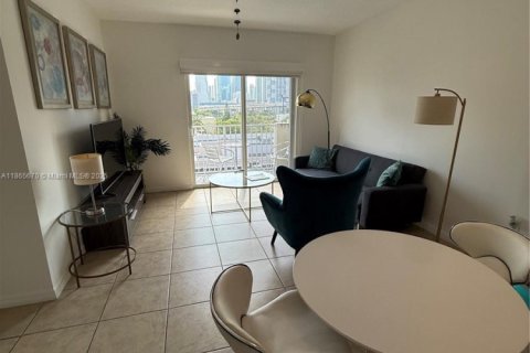 Condominio en alquiler en Miami, Florida, 2 dormitorios, 7543.29 m2 № 1979265 - foto 13