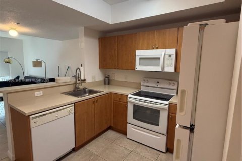 Condominio en alquiler en Miami, Florida, 2 dormitorios, 7543.29 m2 № 1979265 - foto 3