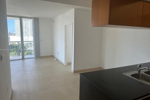 Condominio en alquiler en Miami, Florida, 2 dormitorios, 97.36 m2 № 1987230 - foto 5