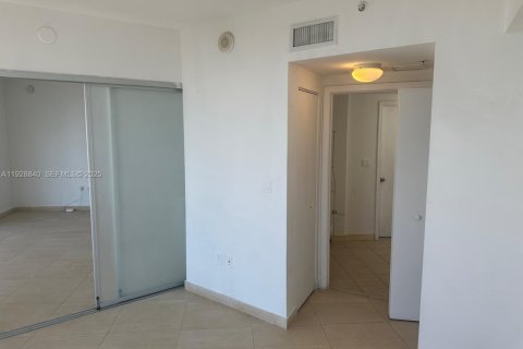 Condominio en alquiler en Miami, Florida, 2 dormitorios, 97.36 m2 № 1987230 - foto 11