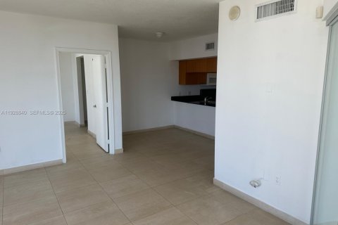 Condominio en alquiler en Miami, Florida, 2 dormitorios, 97.36 m2 № 1987230 - foto 15