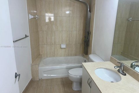 Condominio en alquiler en Miami, Florida, 2 dormitorios, 97.36 m2 № 1987230 - foto 22