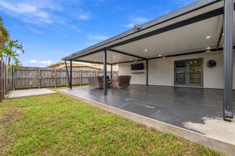 Villa ou maison à vendre à Miami, Floride: 3 chambres, 138.15 m2 № 2397239 - photo 23