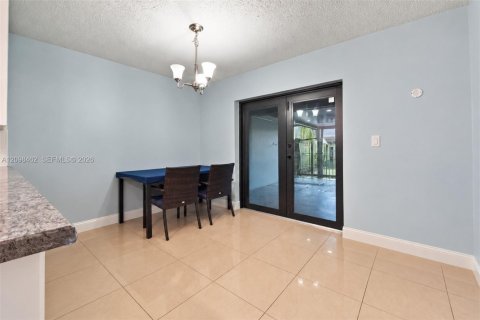 Villa ou maison à vendre à Miami, Floride: 3 chambres, 138.15 m2 № 2397239 - photo 11