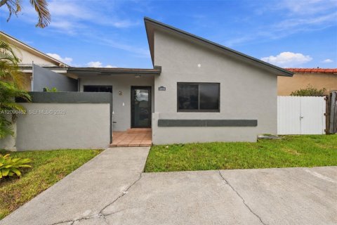 Villa ou maison à Miami, Floride 3 chambres, 138.15 m2 № 2397239