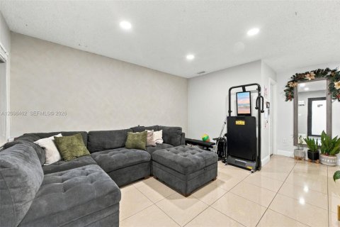 Villa ou maison à vendre à Miami, Floride: 3 chambres, 138.15 m2 № 2397239 - photo 7