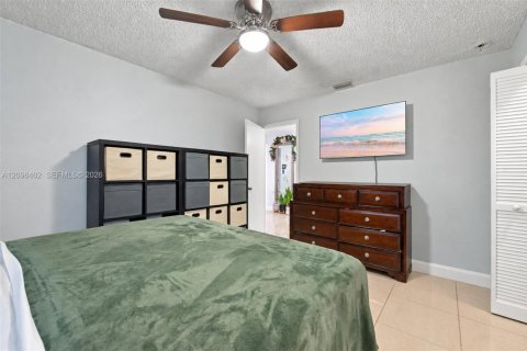 Villa ou maison à vendre à Miami, Floride: 3 chambres, 138.15 m2 № 2397239 - photo 15
