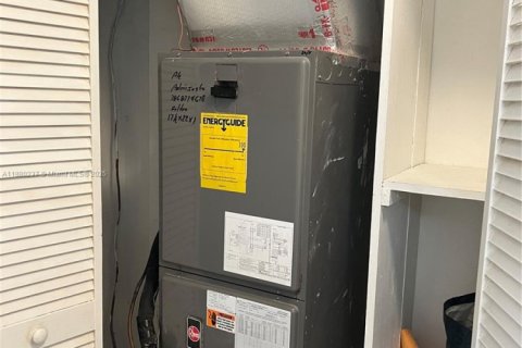 Condominio en venta en Miami Beach, Florida, 1 dormitorio, 67.82 m2 № 1979200 - foto 23