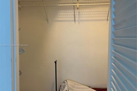 Condominio en venta en Miami Beach, Florida, 1 dormitorio, 67.82 m2 № 1979200 - foto 17