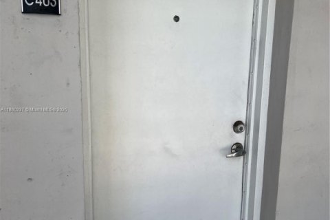 Condominio en venta en Miami Beach, Florida, 1 dormitorio, 67.82 m2 № 1979200 - foto 3