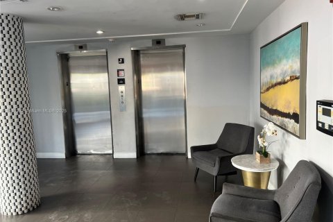 Condominio en venta en Miami Beach, Florida, 1 dormitorio, 67.82 m2 № 1979200 - foto 4