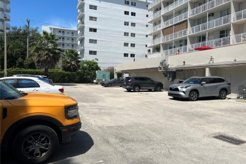 Condominio en venta en Miami Beach, Florida, 1 dormitorio, 67.82 m2 № 1979200 - foto 27