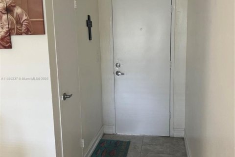 Condominio en venta en Miami Beach, Florida, 1 dormitorio, 67.82 m2 № 1979200 - foto 6