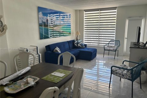 Condominio en venta en Miami Beach, Florida, 1 dormitorio, 67.82 m2 № 1979200 - foto 10