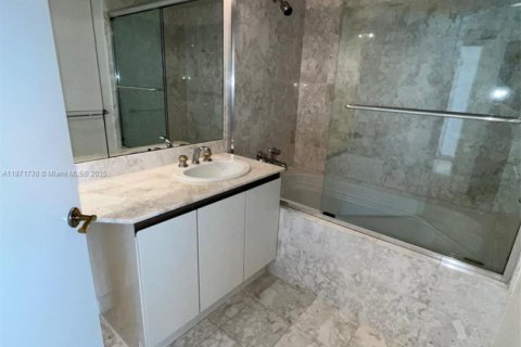 Condo in Aventura, Florida, 3 bedrooms  № 1922547 - photo 25