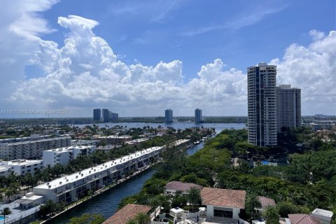 Condo in Aventura, Florida, 3 bedrooms  № 1922547 - photo 18