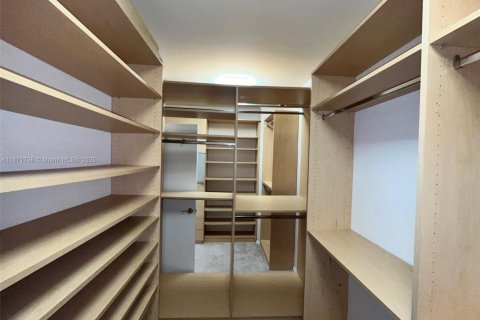 Condo in Aventura, Florida, 3 bedrooms  № 1922547 - photo 15