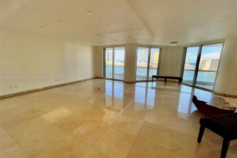 Condo in Aventura, Florida, 3 bedrooms  № 1922547 - photo 2