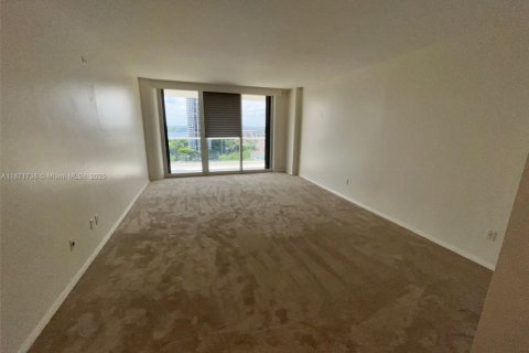 Condo in Aventura, Florida, 3 bedrooms  № 1922547 - photo 11