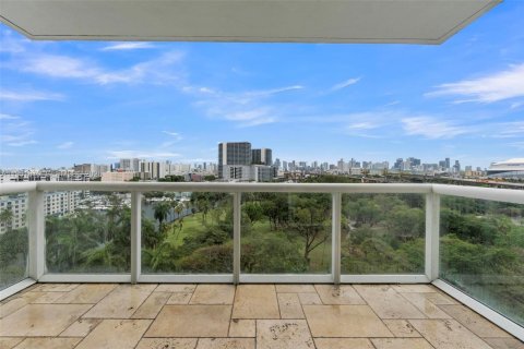 Condominio en venta en Miami, Florida, 2 dormitorios, 88.72 m2 № 2006395 - foto 2