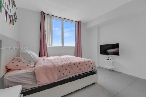 Condominio en venta en Miami, Florida, 2 dormitorios, 88.72 m2 № 2006395 - foto 19