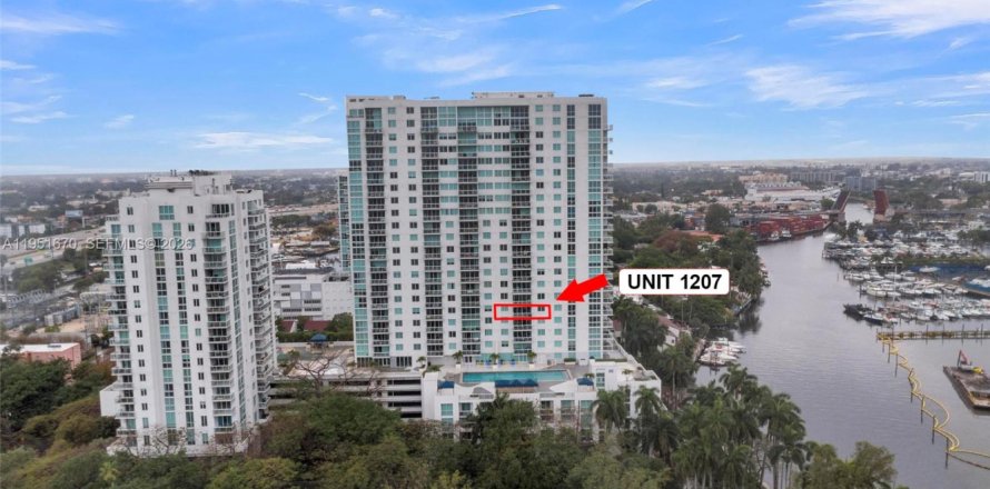 Condominio en Miami, Florida, 2 dormitorios № 2006395