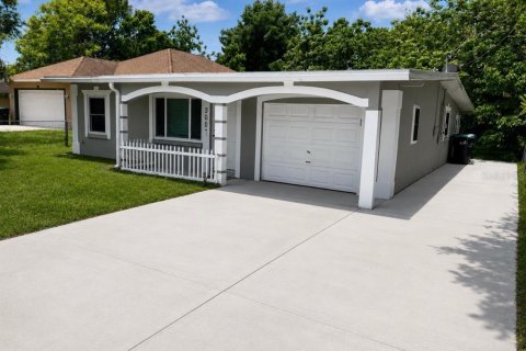 House in Orlando, Florida 2 bedrooms, 84.36 sq.m. № 2208611
