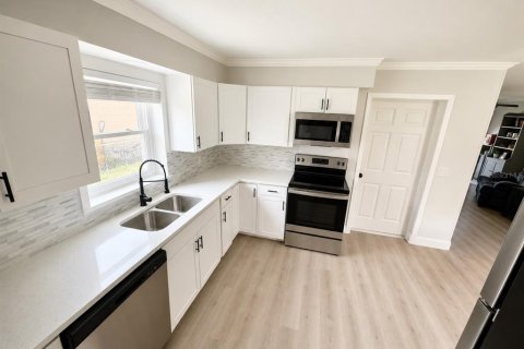 Casa en venta en Orlando, Florida, 2 dormitorios, 84.36 m2 № 2208611 - foto 3
