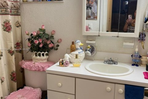 Copropriété à vendre à Hialeah, Floride: 2 chambres, 82.68 m2 № 1921194 - photo 12