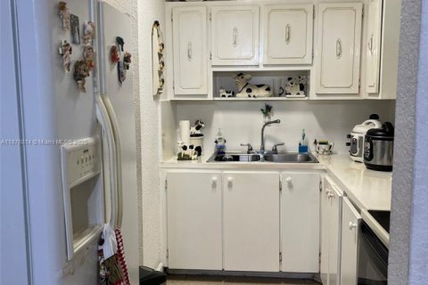 Copropriété à vendre à Hialeah, Floride: 2 chambres, 82.68 m2 № 1921194 - photo 4