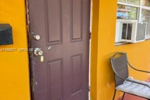 Propiedad comercial en venta en Hallandale Beach, Florida № 2064039 - foto 11