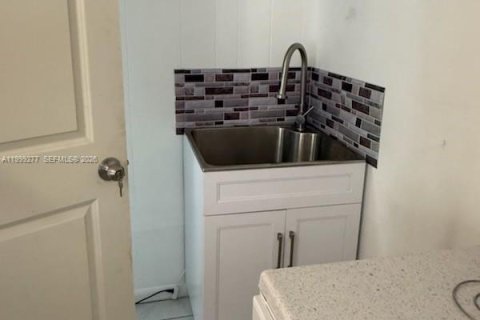 Propiedad comercial en venta en Hallandale Beach, Florida № 2064039 - foto 14