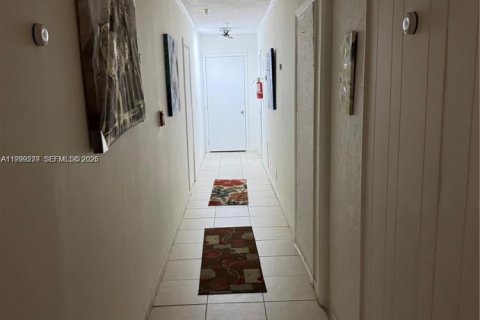 Propiedad comercial en venta en Hallandale Beach, Florida № 2064039 - foto 9