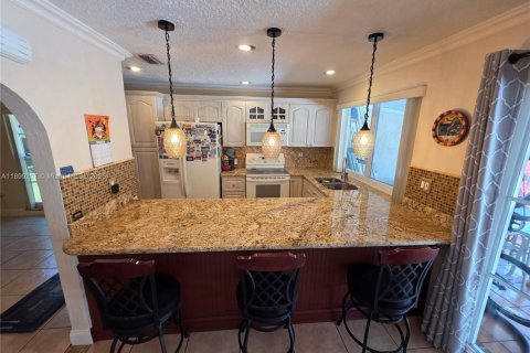 Adosado en venta en Miami Lakes, Florida, 3 dormitorios, 134.24 m2 № 1953278 - foto 4