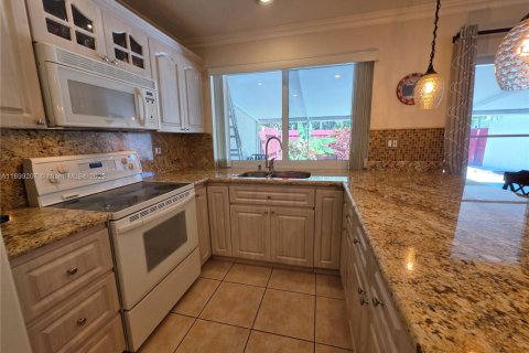 Adosado en venta en Miami Lakes, Florida, 3 dormitorios, 134.24 m2 № 1953278 - foto 5